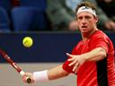 Nalbandian eases through 