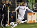 Beckham helps LA to win