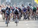 Nuyens edges Thomas