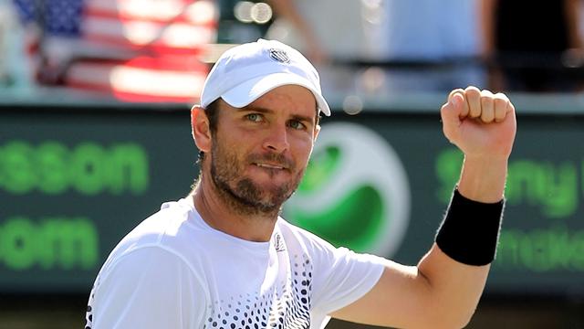 Fish sends Ferrer crashing in Miami