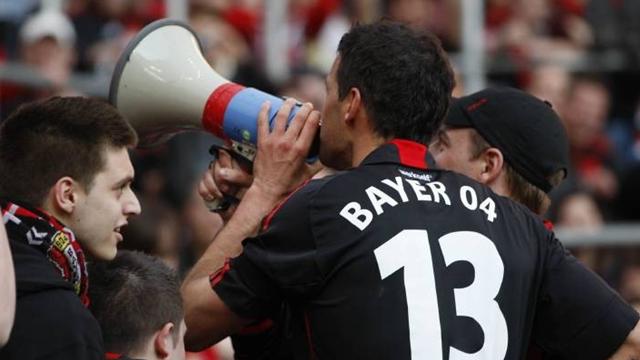 Ballack fined for chant - Football - Bundesliga