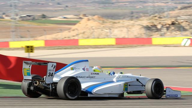 Frijns dominates race two - World Series Renault