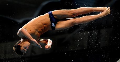 
				Tom Daley's father dies