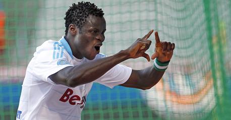 
				Marseille close on Lille