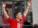 Lille stretch lead at top