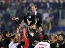 Milan draw to win title