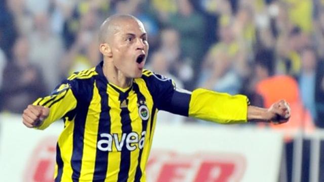 Alex resmen gol kralı