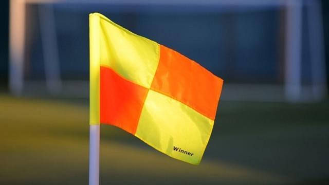 Fuorigioco non fischiato, finanziere-calciatore va dagli arbitri: “Datemi i vostri documenti”