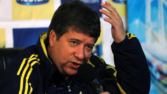 Colombia coach Gomez sorry for punching woman