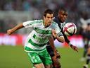 Bocanegra gets work permit