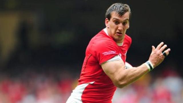Warburton wins writers' award