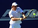 Andreev opens with upset 