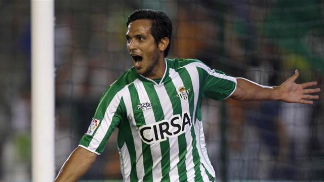 Santa Cruz double sends Betis top