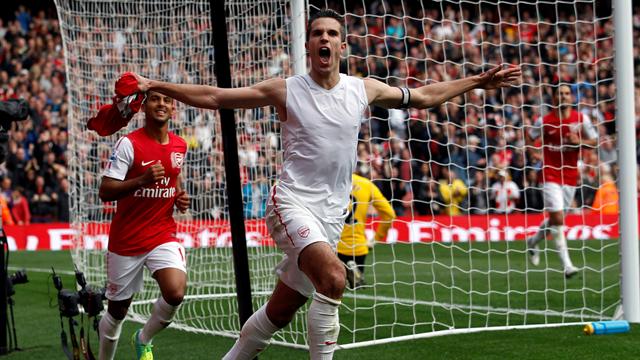 Van Persie double downs Sunderland