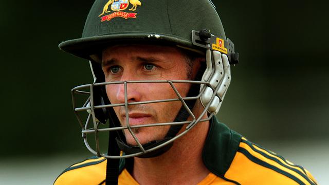 Hussey withdraws from England series