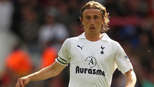 Spurs wait for acceptable Modric offer