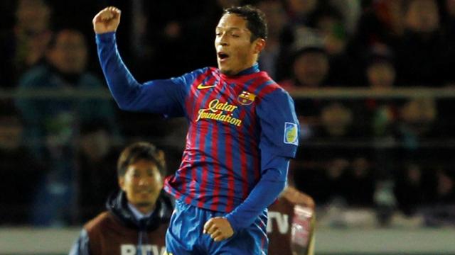 Barca full-back Adriano out for about 10 days