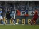 Bayern move into quarters 