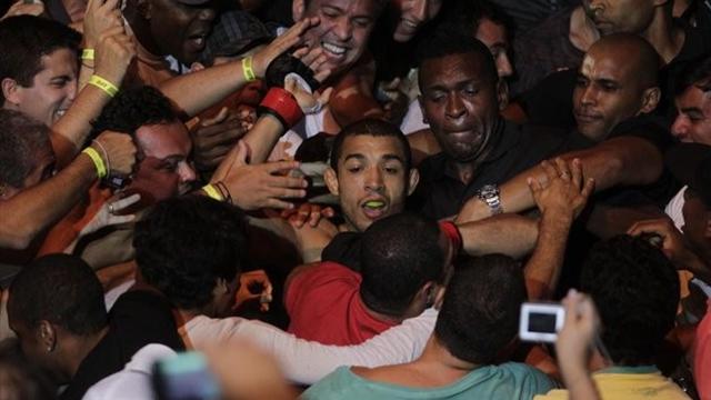 Aldo stops Mendes in Rio - Mixed Martial Arts