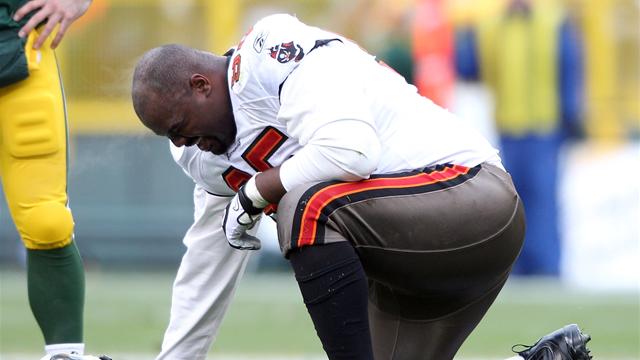 Haynesworth cut by Bucs