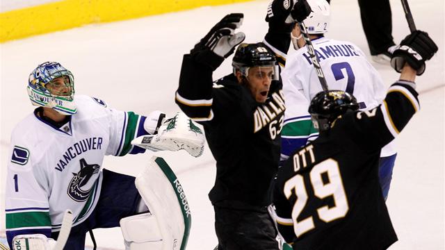 Stars enjoy comeback win over Canucks