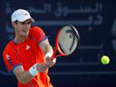 Murray eases through