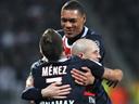PSG held, stay top
