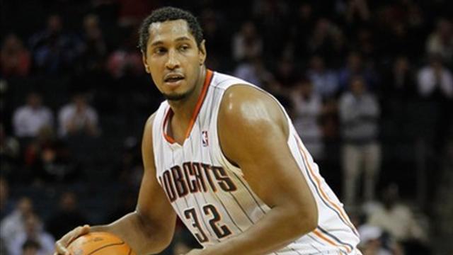 Diaw rejoint Parker