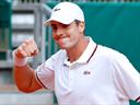 Isner starts with win