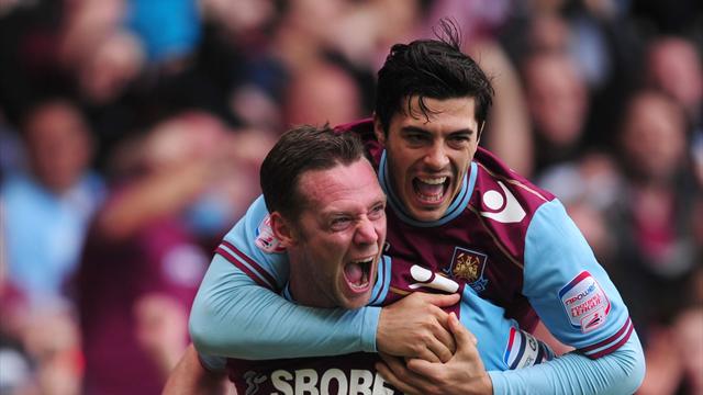 Hammers cruise into Wembley final