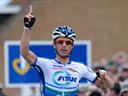 Engoulvent wins prologue