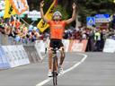 Izagirre takes maiden win