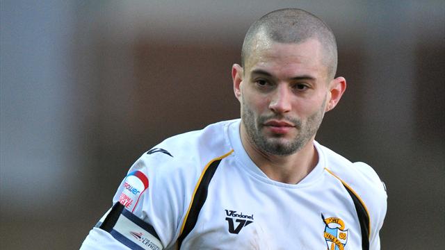 Chesterfield sign Richards