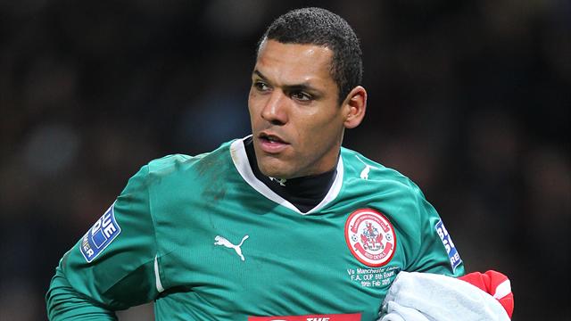 Kuipers signs new deal - Football - League Two
