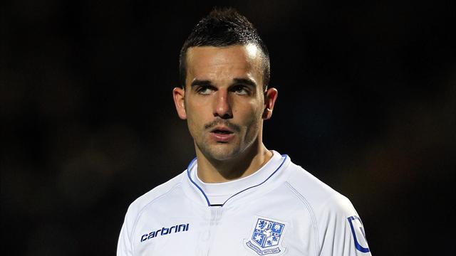 Weir makes Burton switch - Football - League Two