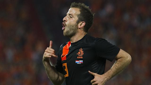 Hamburg: Van der Vaart 'ideal'