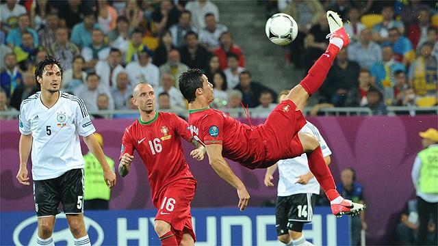 Gomez sinks Portugal - Football - Euro 2012