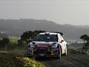 Loeb leads into final day