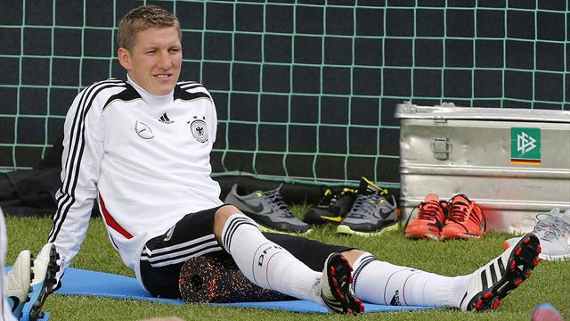 Schweinsteiger gets Loew backing