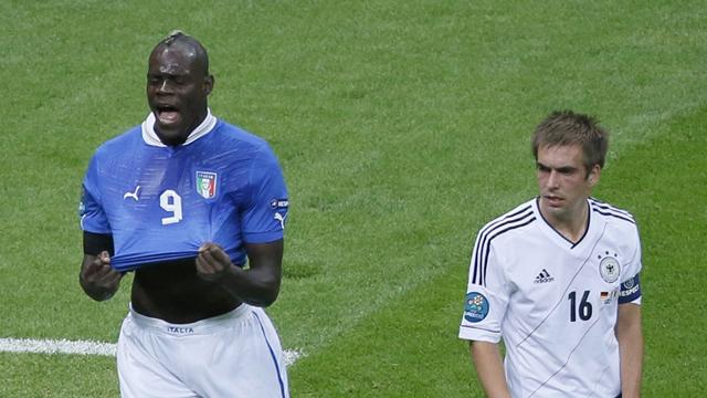 Balotelli brace sends Italy into Euro 2012 final