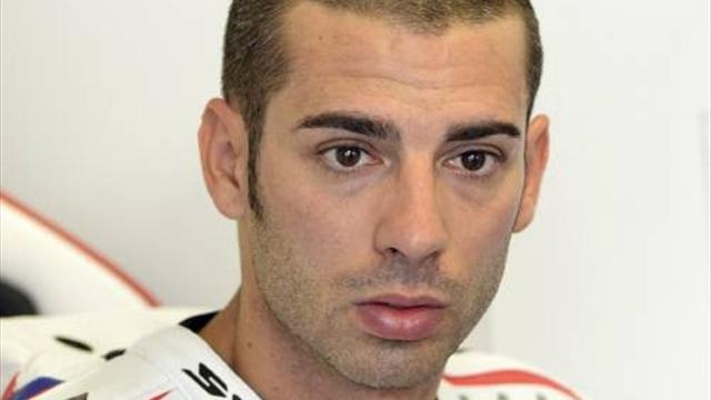 Melandri dominates Aragon QP