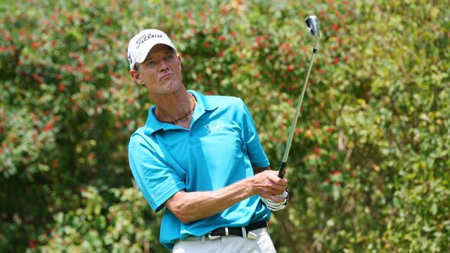 Calcavecchia and Daley steal lead from Couples