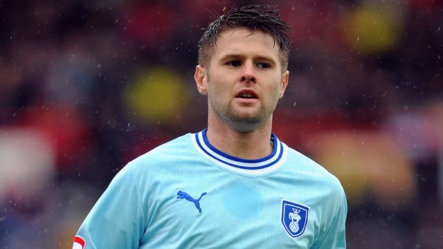 Huddersfield sign Norwood