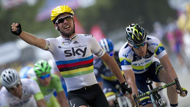 Cavendish solos to stage two win