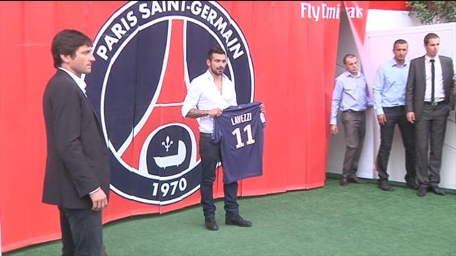 PSG sign Lavezzi - Football - Serie A PSG sign Lavezzi - Football - Serie A