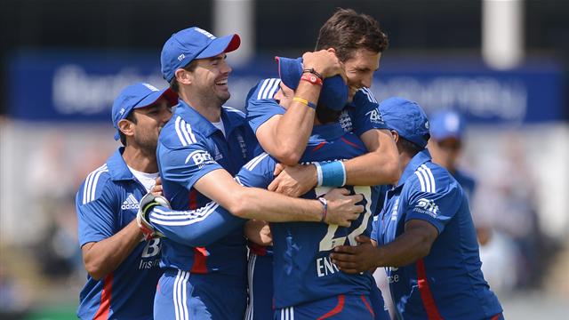 Dominant England beat Australia again