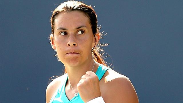 Bartoli remains on course in Stanford