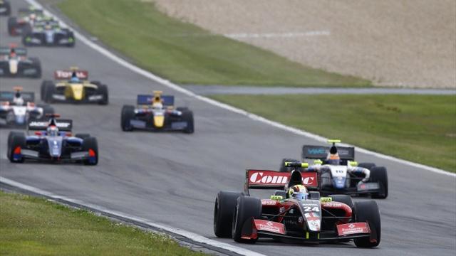 Kvyat gunning for Vandoorne