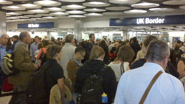 Border staff vote for strike, visitors face chaos