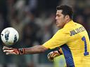 Julio Cesar in QPR talks